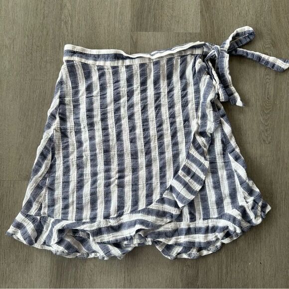 Show Me Your Mumu Roam Ruffle Wrap Skirt Women’s Small Blue White - Picture 2 of 6